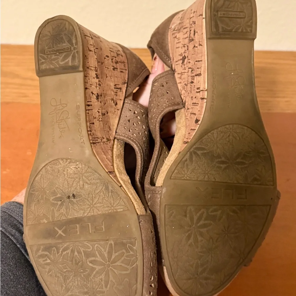 Life‎ stride Elegant Brown Peep-Toe wedges